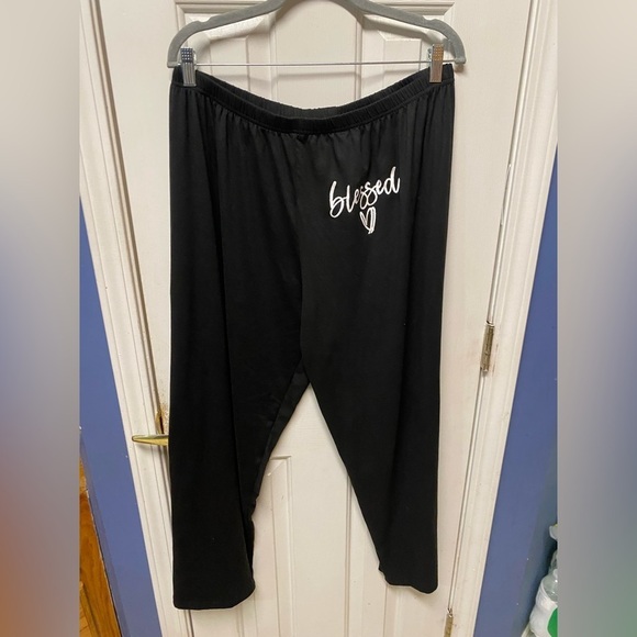 Women’s Plus Size Casual Lounge Set “Blessed” on pants and top 3X black - Picture 6 of 13